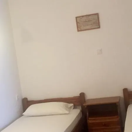Apartment Selini *